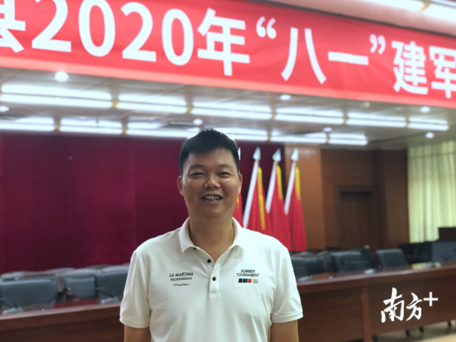 佛岡縣石角鎮黃花村委會書記李庚原獲評清遠市最美退役軍人。程浩 攝