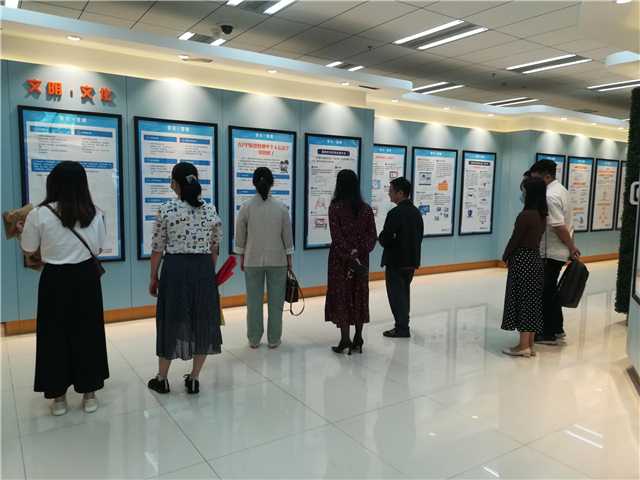 2021年10月19日下午，市科技局局領導帶隊參觀清遠市網絡安全教育館01.jpg